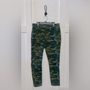 Universal Thread Good Size 6/28 Camo Pants High Rise Skinny Crop Smooths Sculpts